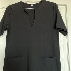 Dress with pockets v neck